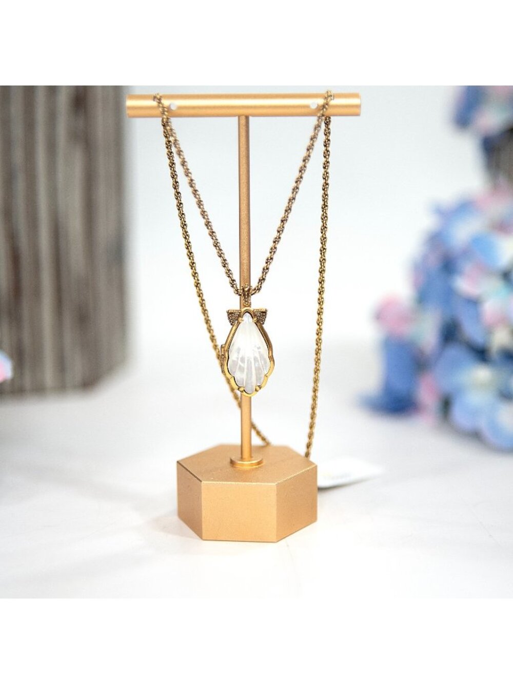Kendra Scott Alexa Mother of Pearl Shell Gold Plated Locket Pendant Necklace NWT